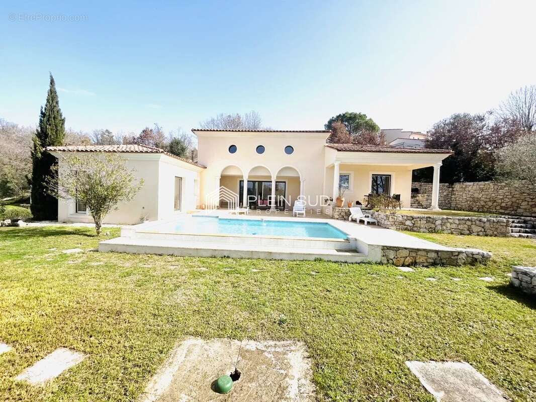 Maison à VALBONNE