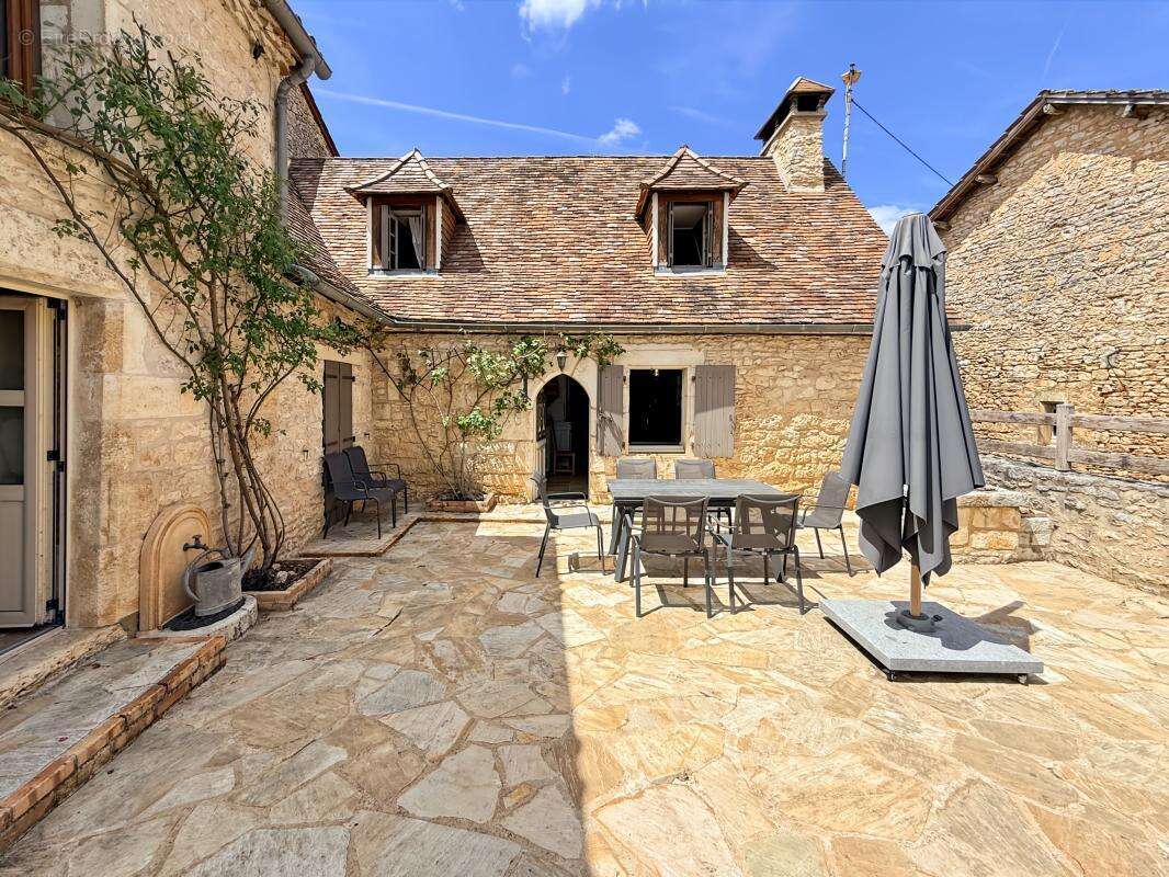 Maison à SAVIGNAC-LES-EGLISES