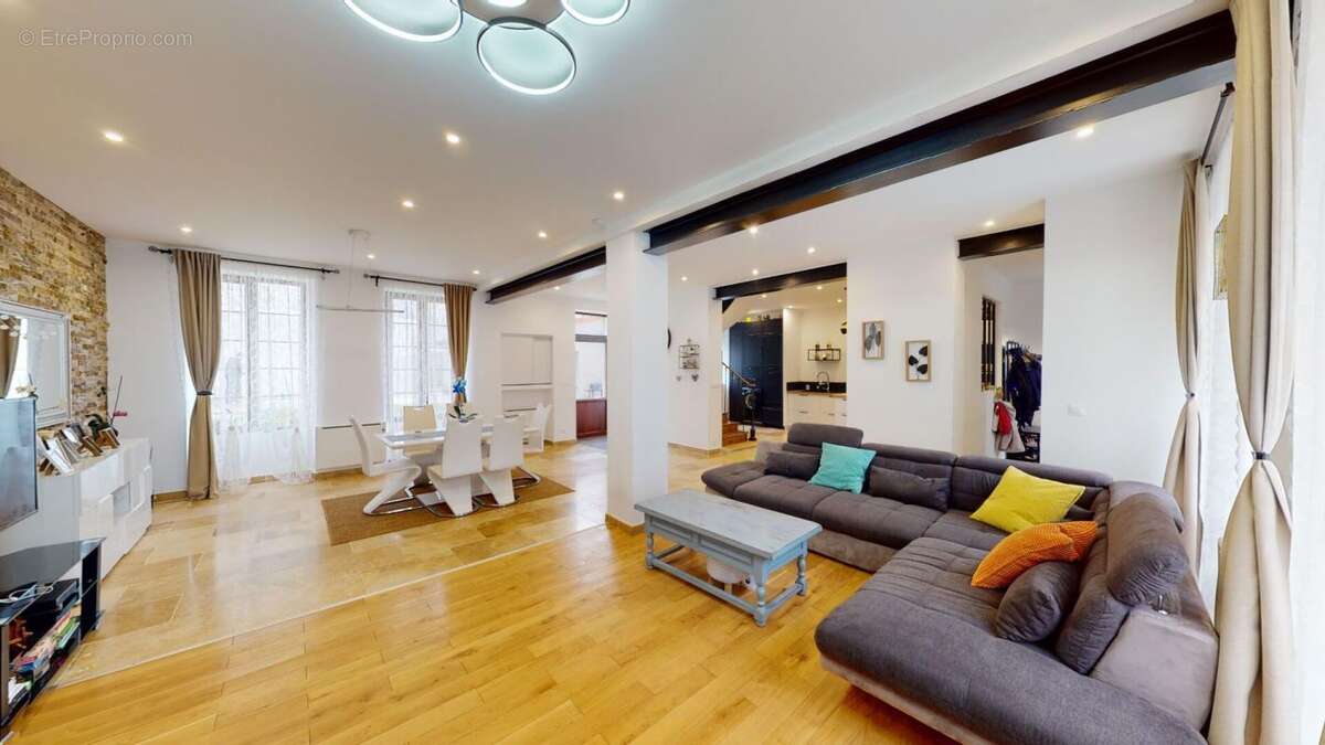 Maison à SAINT-SATUR