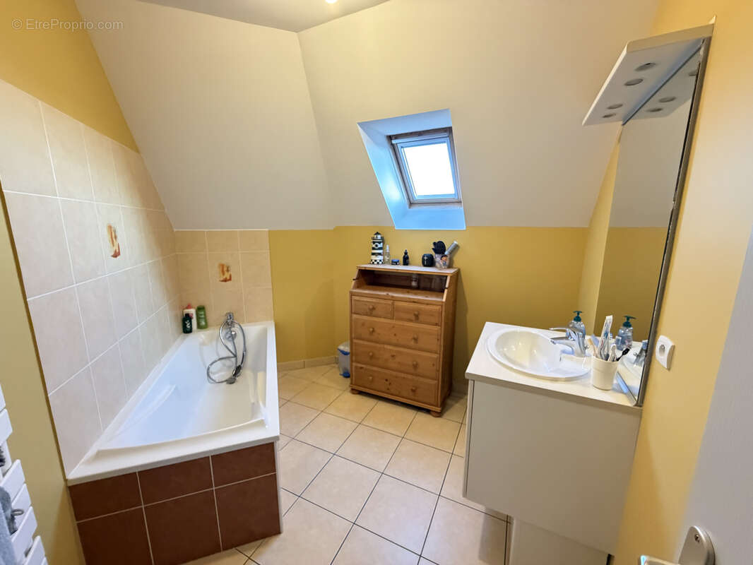 Maison à JOUE-L&#039;ABBE