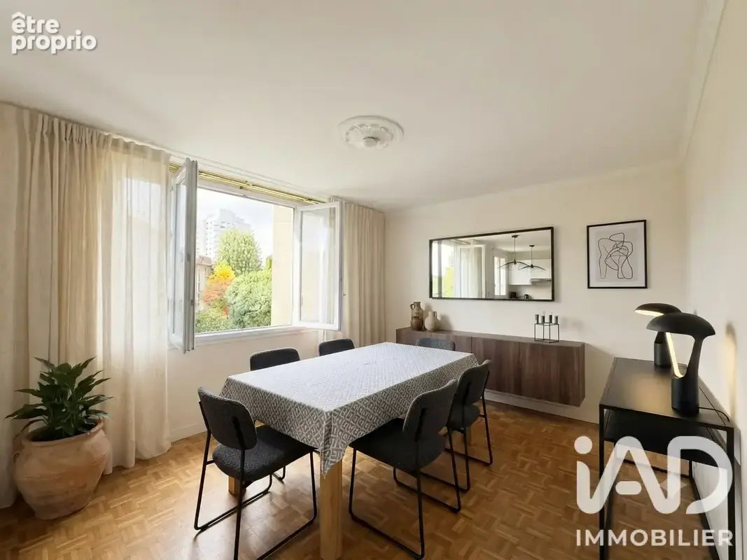 Photo 1 - Appartement à LE KREMLIN-BICETRE