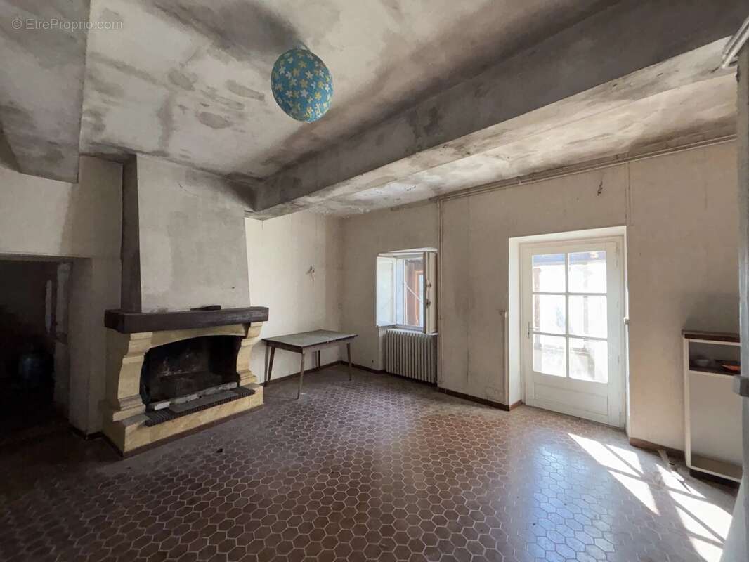 Appartement à VILLEMOUSTAUSSOU