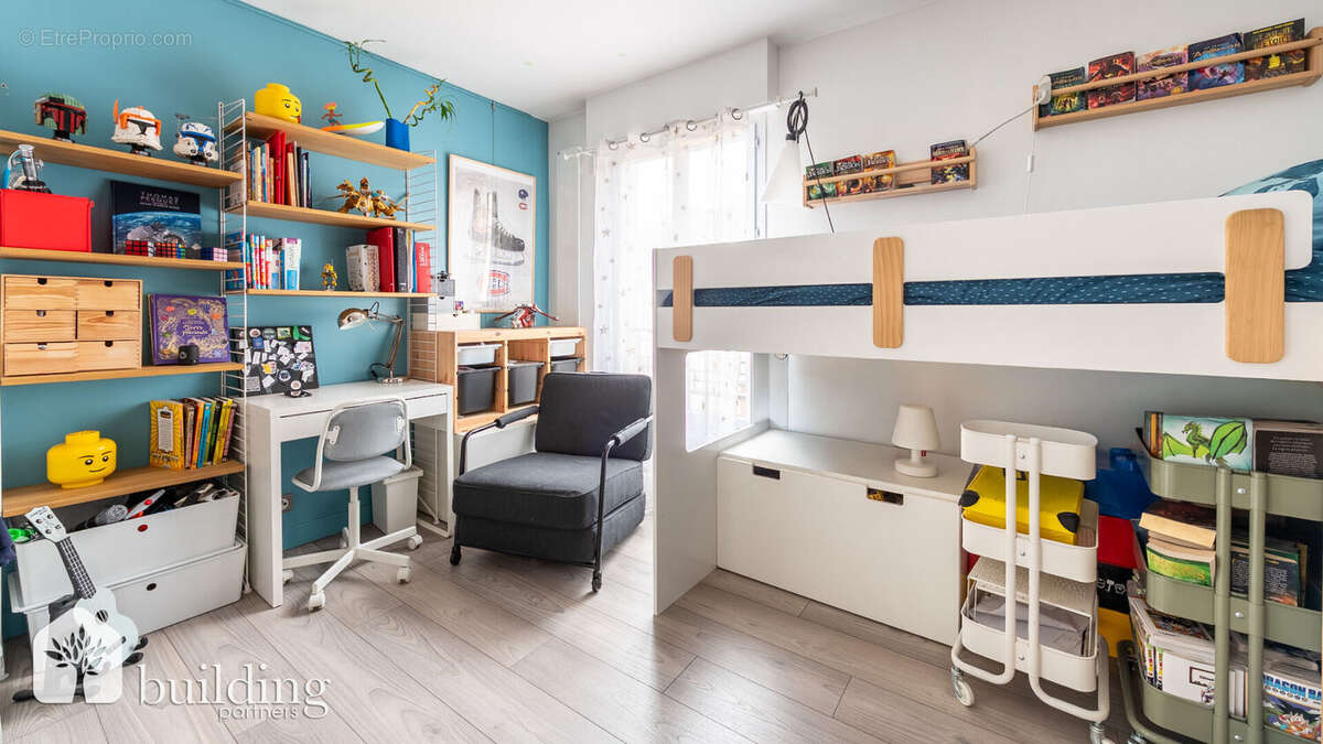 Appartement à COURBEVOIE