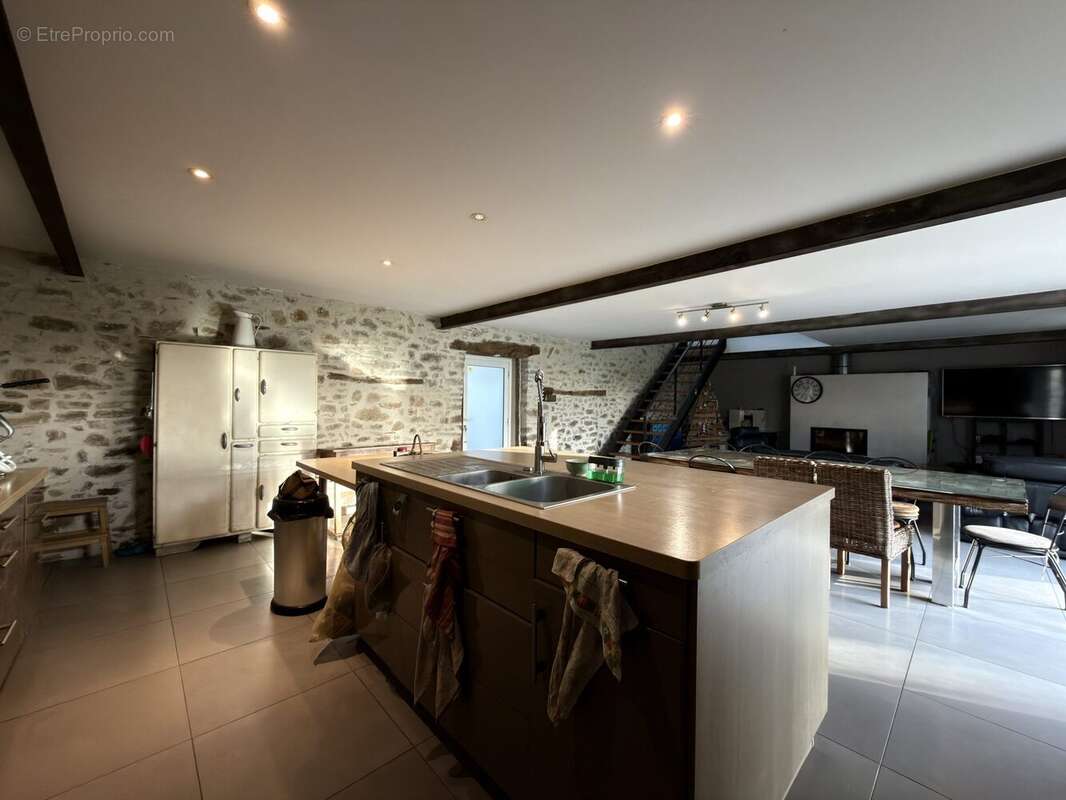 Maison à SAINT-AUBIN-D'AUBIGNE