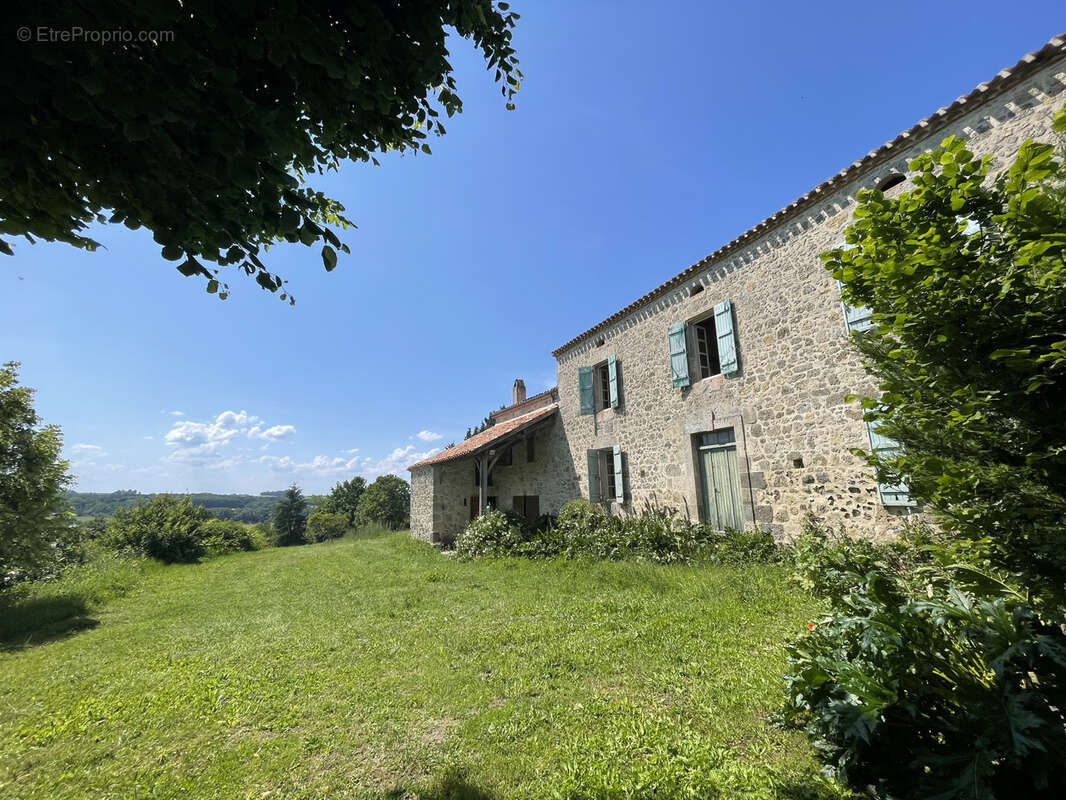 Maison à MONCRABEAU