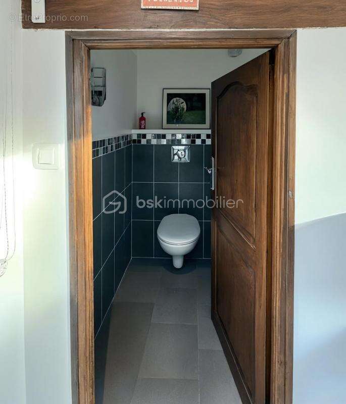 Commerce à FONTENAY-LES-BRIIS