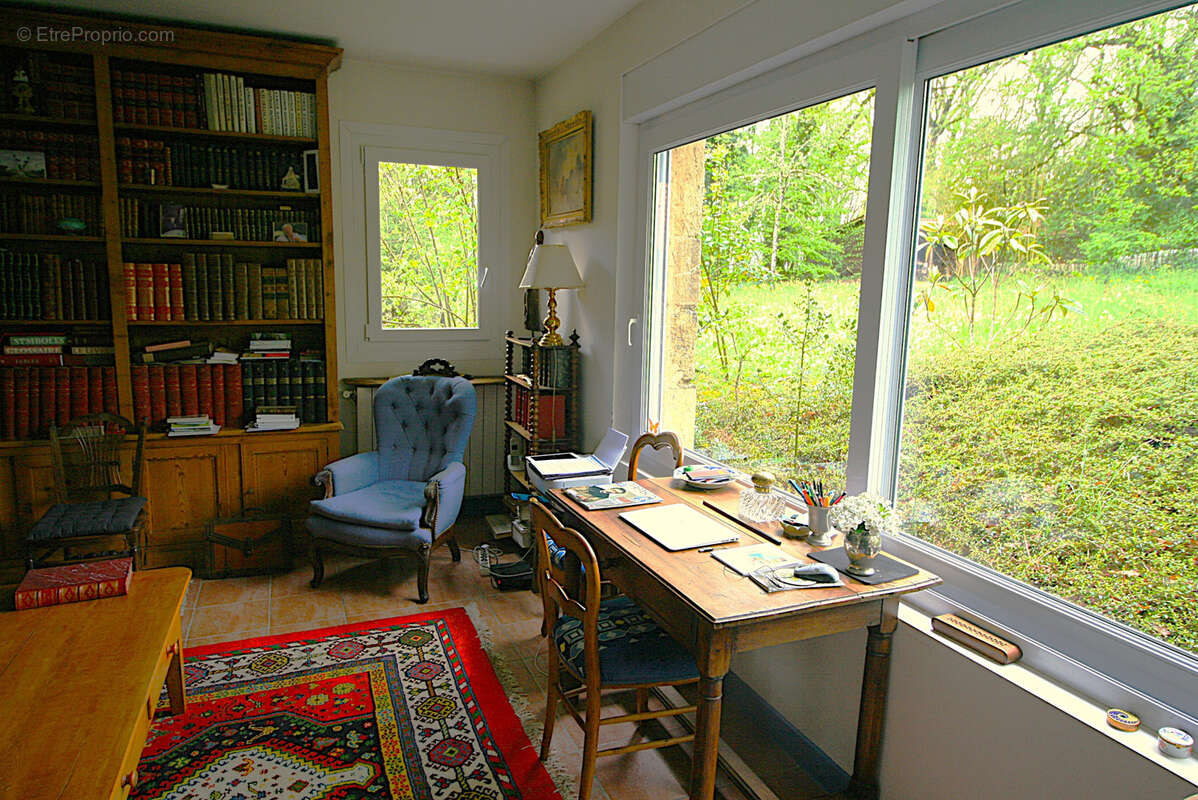 Maison à LA CHAPELLE-AUBAREIL