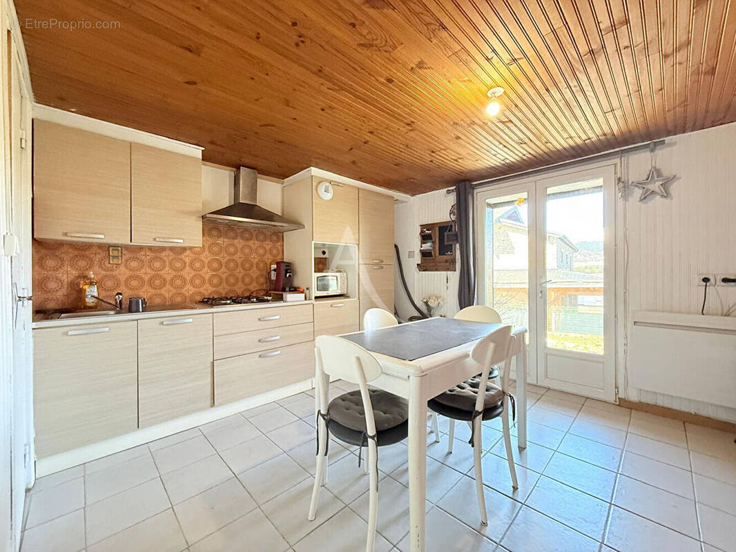 Appartement à MATEMALE