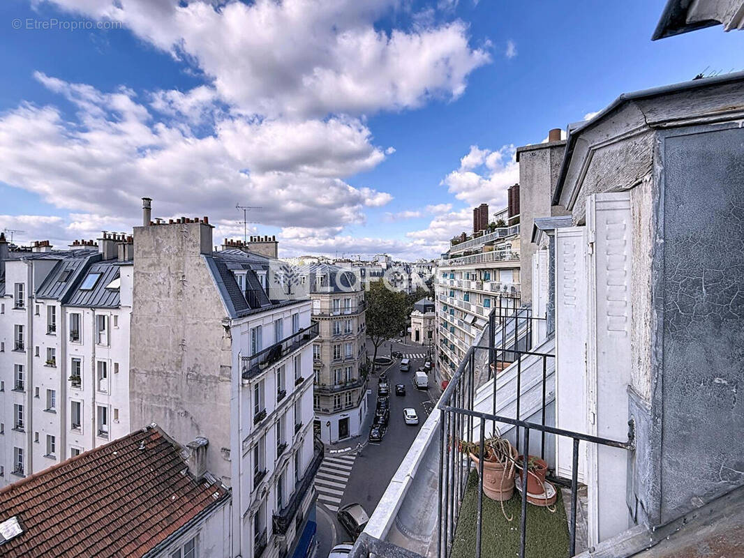 Appartement à PARIS-16E