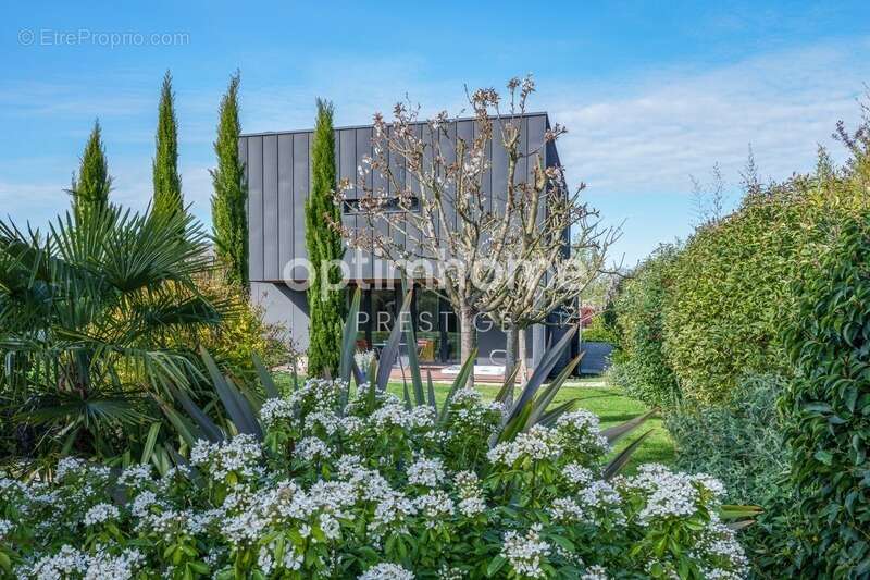 Maison à SAINT-CYR-SUR-LOIRE