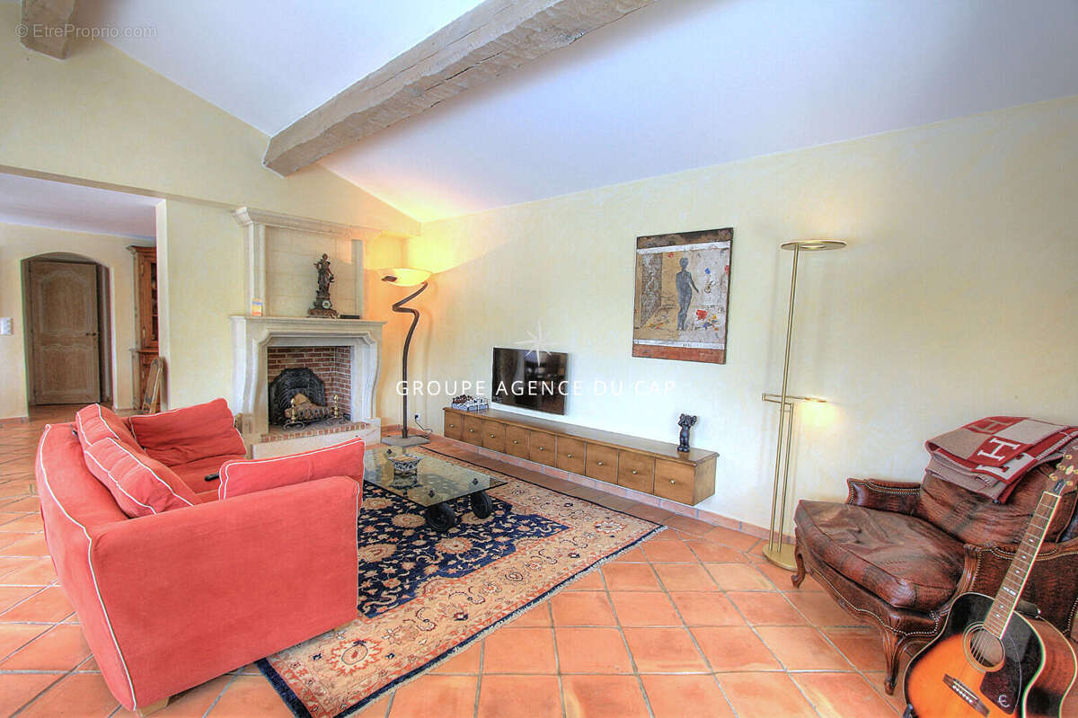 Maison à LES ISSAMBRES