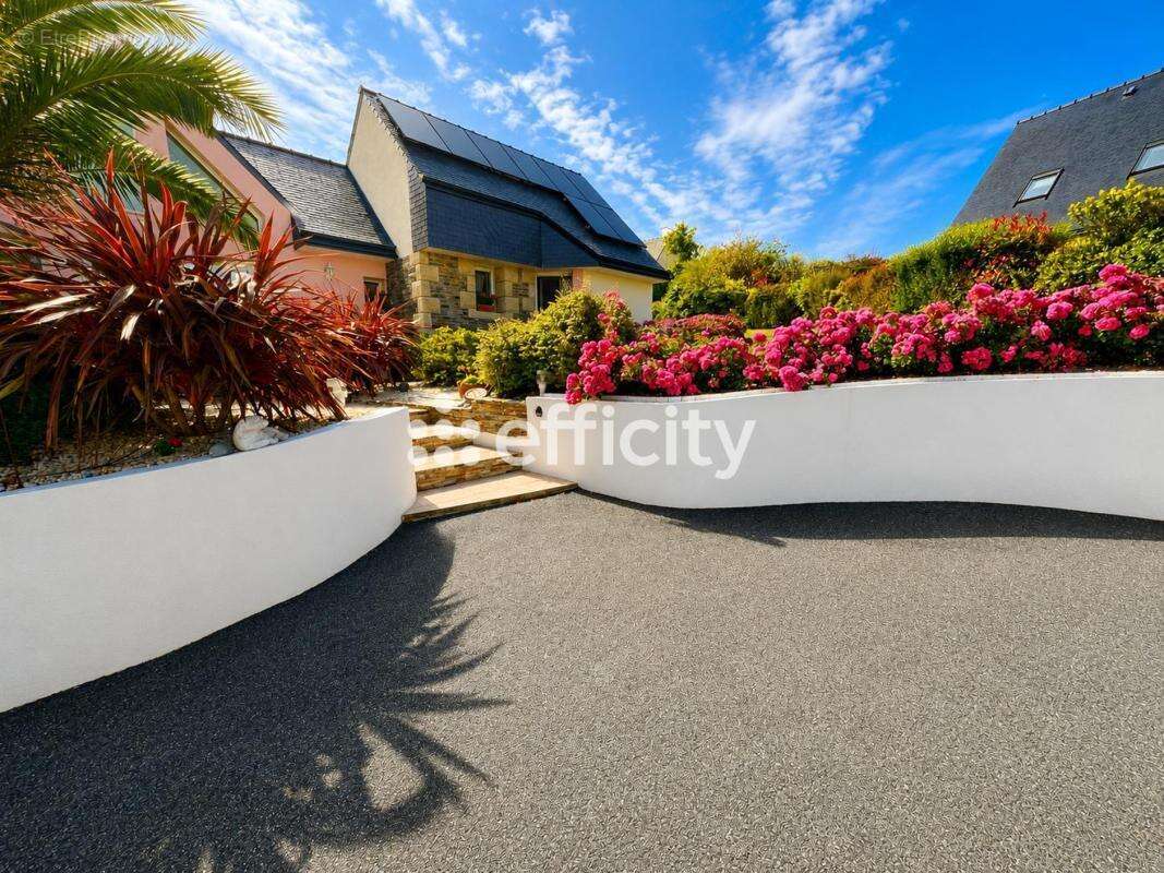 Maison 234 m² à Saint-Quay-Perros  - photo 4