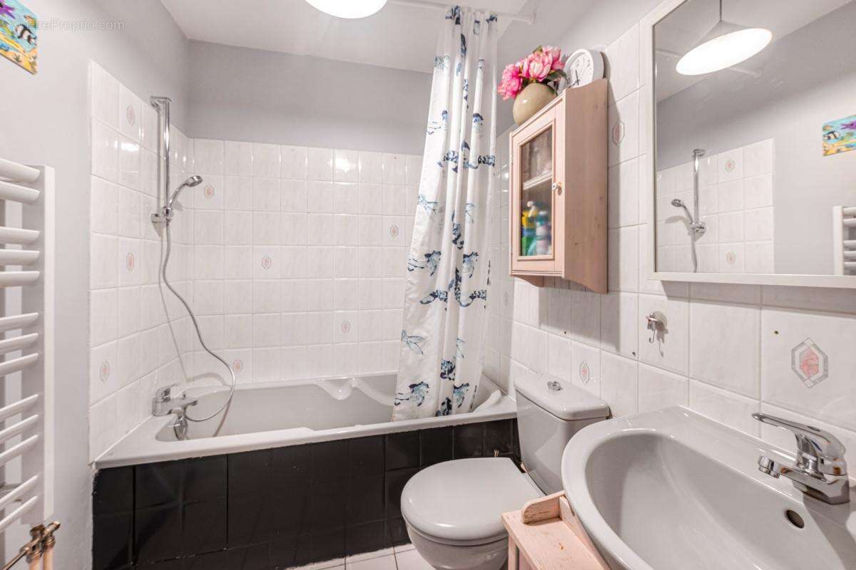 Très bel appartement T5 rénové VILLEURBANNE (69) - photo 15