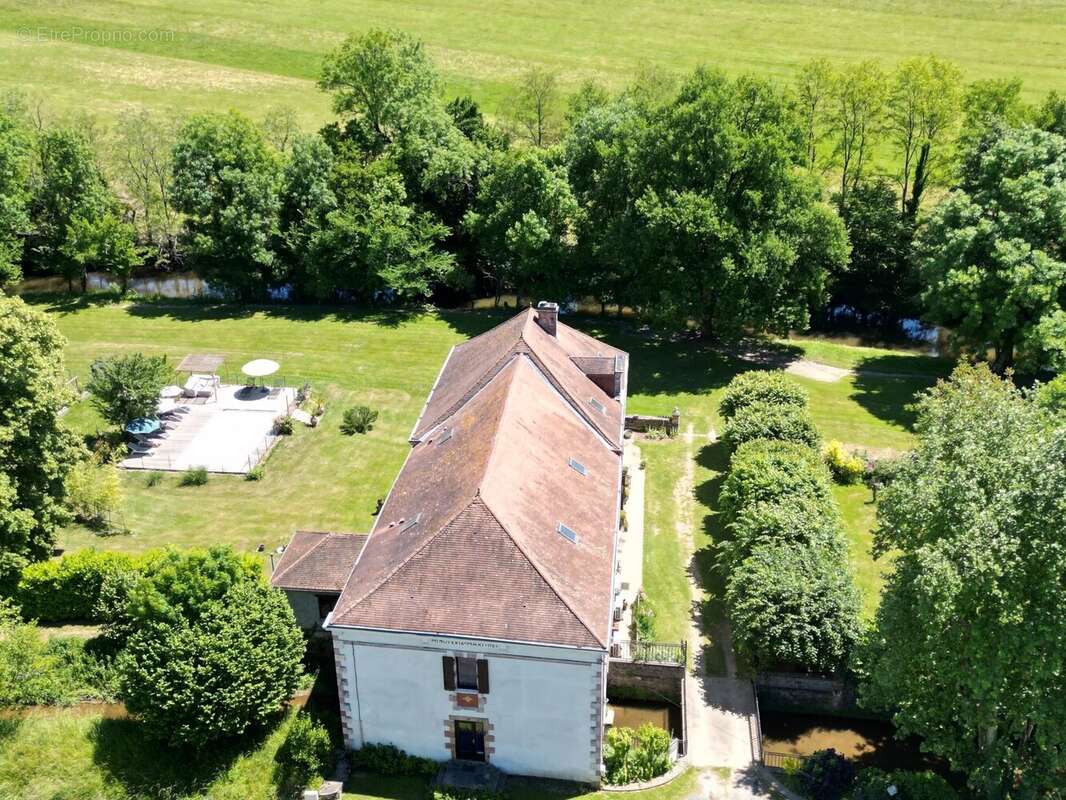 Maison à SAINT-MEDARD-D'EXCIDEUIL