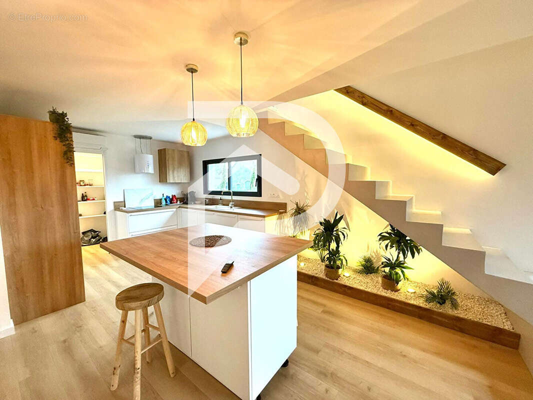 Maison à OS-MARSILLON