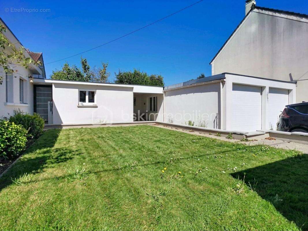Plain pied sans aucun travaux a prévoir avec double garage et atelier - photo 17