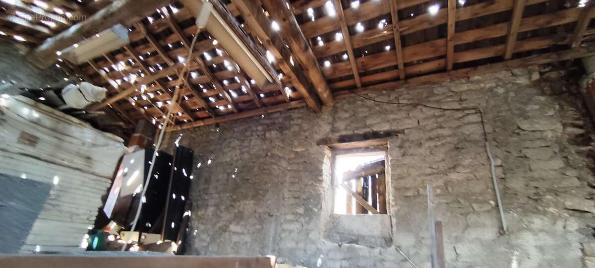 Maison de village à rénover - photo 10