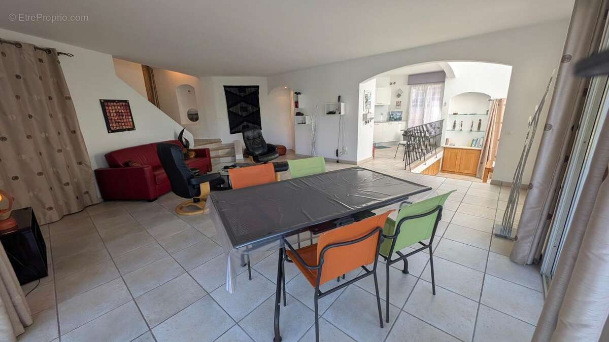 Maison à SIX-FOURS-LES-PLAGES