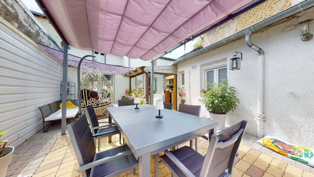 A VENDRE : Maison 6 pièces avec cour et jardin  ( à 20 mins de REIMS via l'autoroute A34) - photo 11