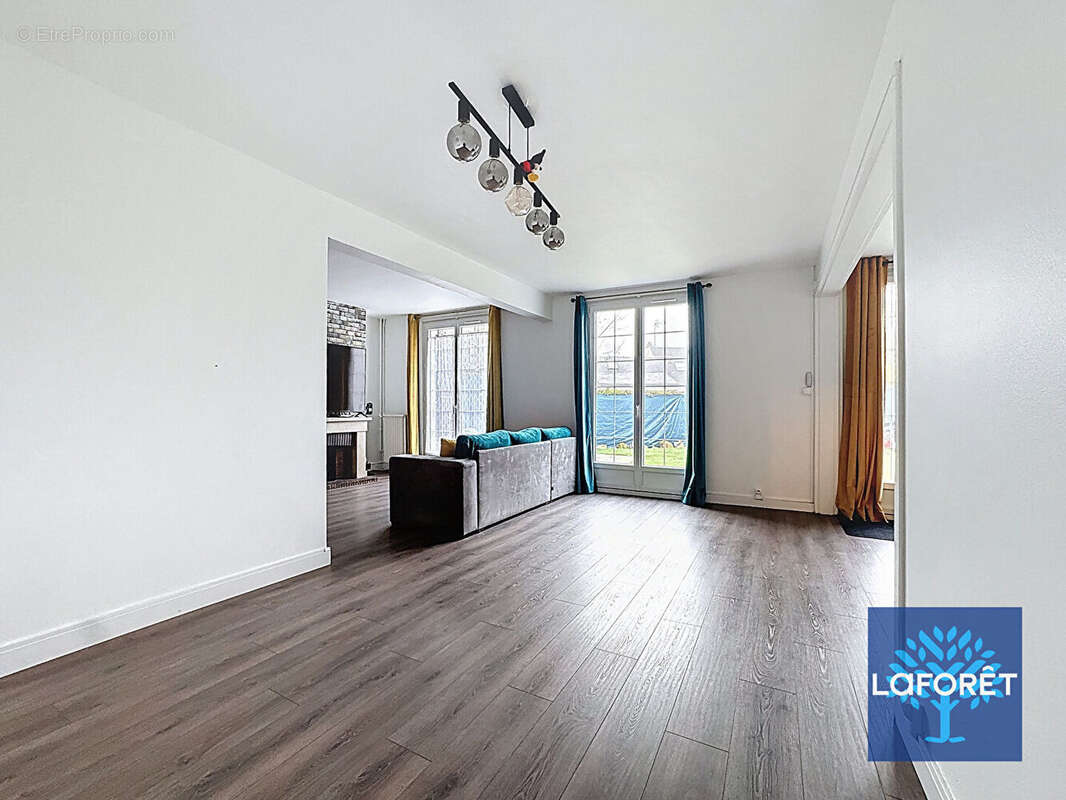 Maison à SAVIGNY-SUR-ORGE