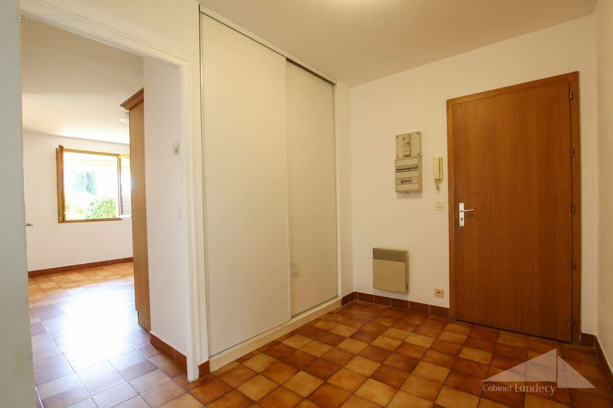 Appartement à PREVESSIN-MOENS