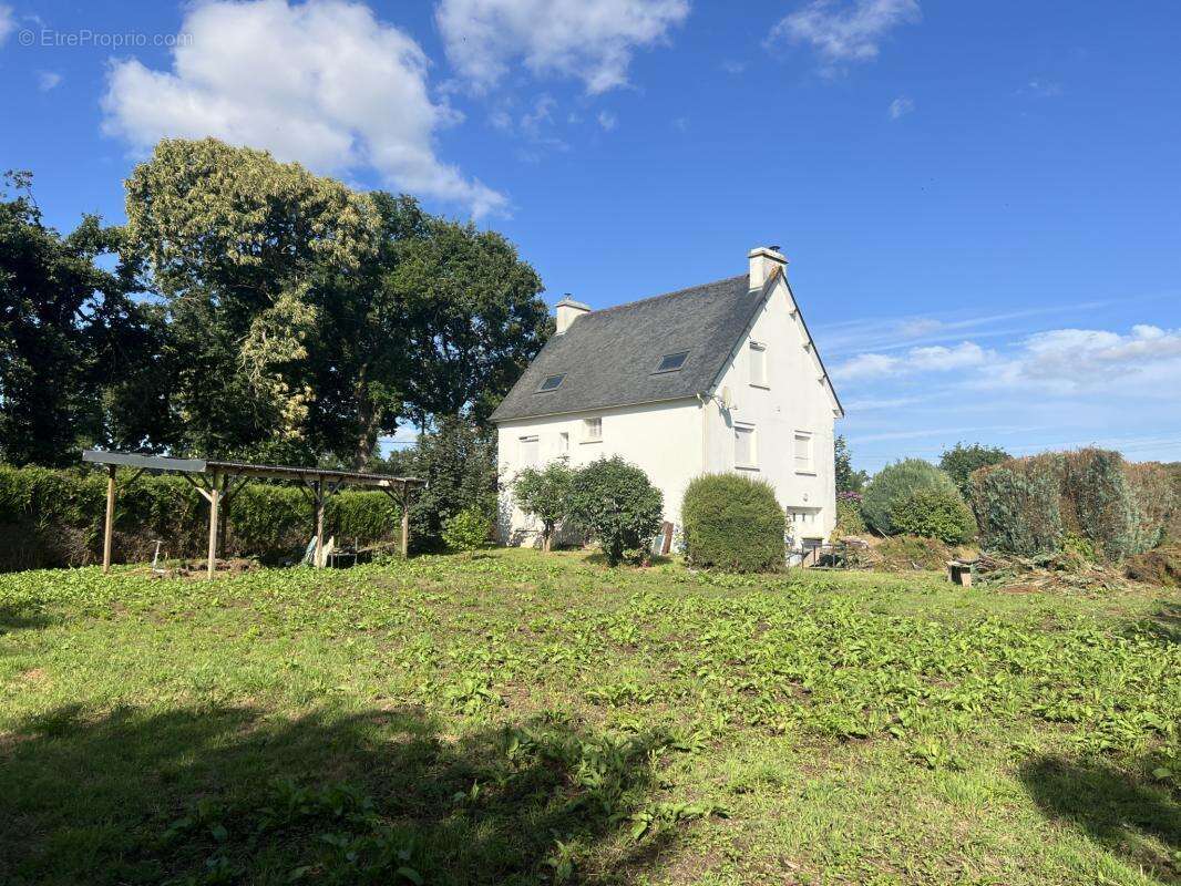 Belle néo-bretonne, située sur un terrain de 2500 m2 - photo 28