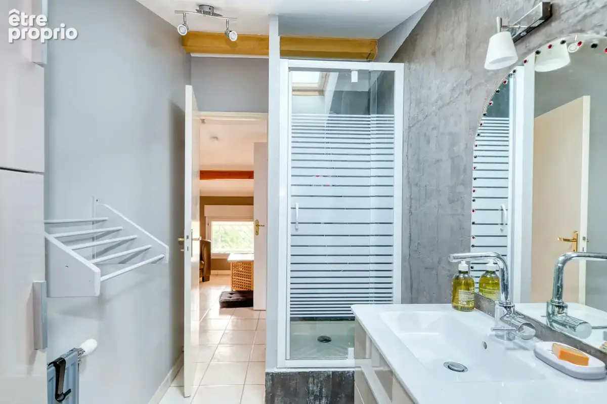 Hypercentre - Rue Jules Chausse, appartement T5 duplex avec parking et balcons - photo 9