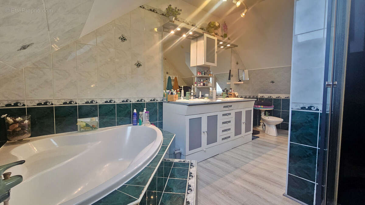 Maison à SAINT-MALO-DE-GUERSAC