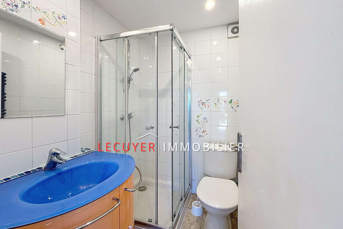 Appartement à VALLAURIS