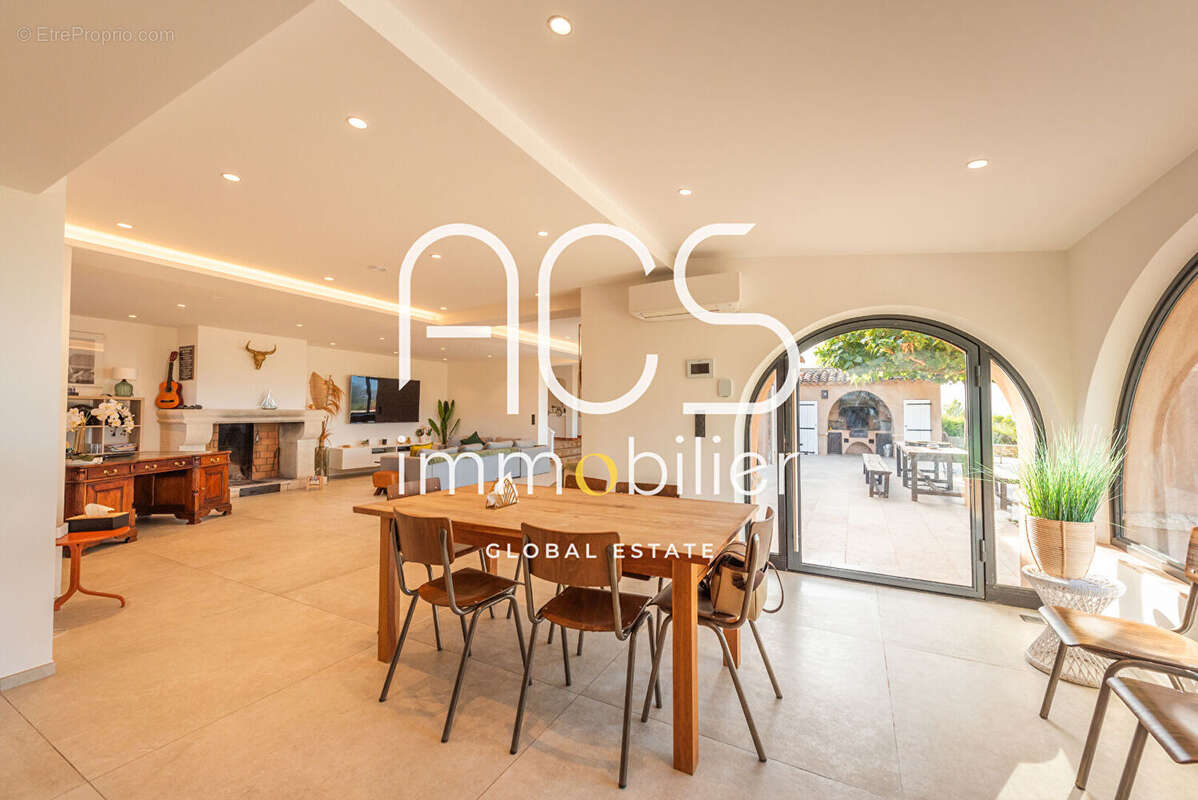 Achat Vente Villa Draguignan 7 pièces 263.20 m2 Extérieur Jardin Piscine Garage Dépendance - photo 14