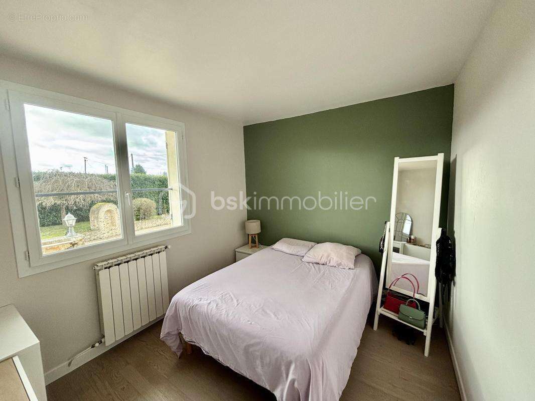 Maison à THORIGNY-SUR-OREUSE