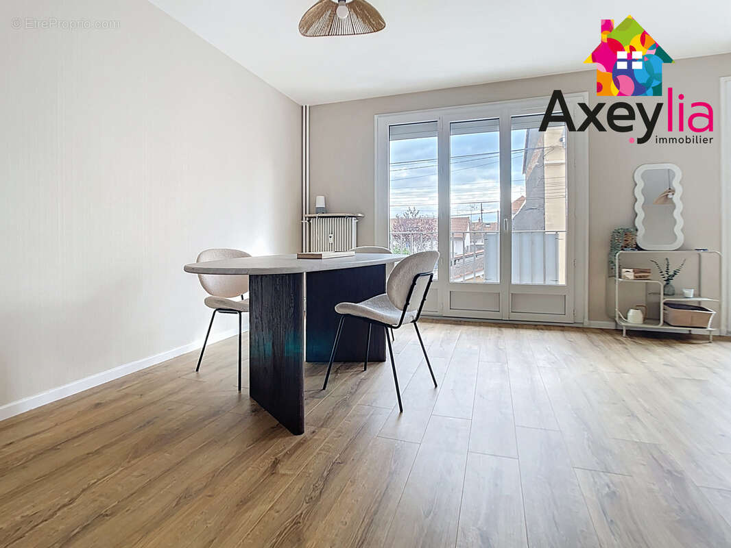 A vendre - roanne - appartement t3 entièrement rénové avec garage, parking et cave - photo 3