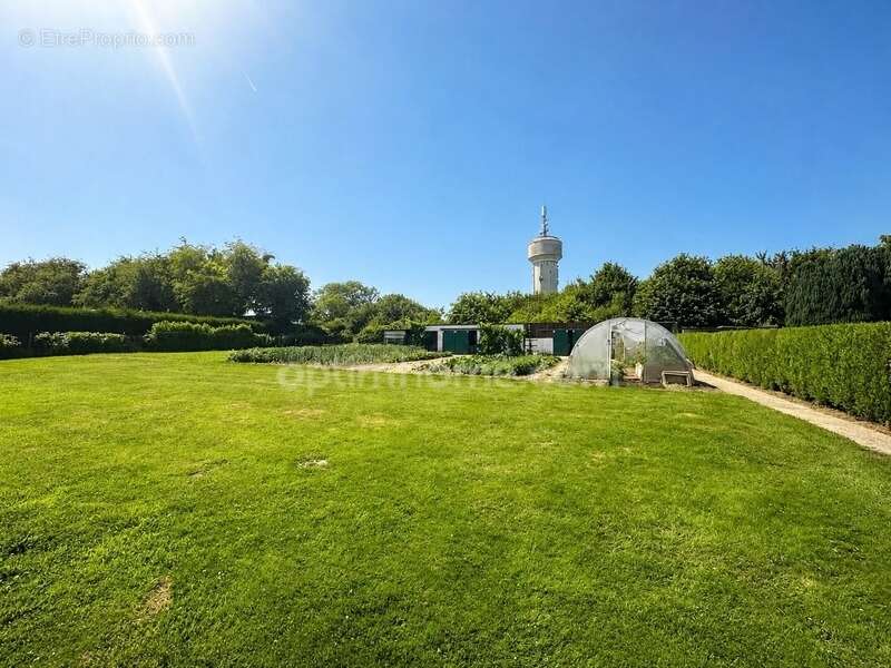 Magnifique maison familiale de 143 m² sur 3797 m² de terrain avec un espace boisé - photo 12
