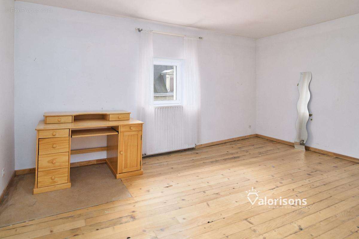 Maison à NEUVILLE-SUR-SAONE