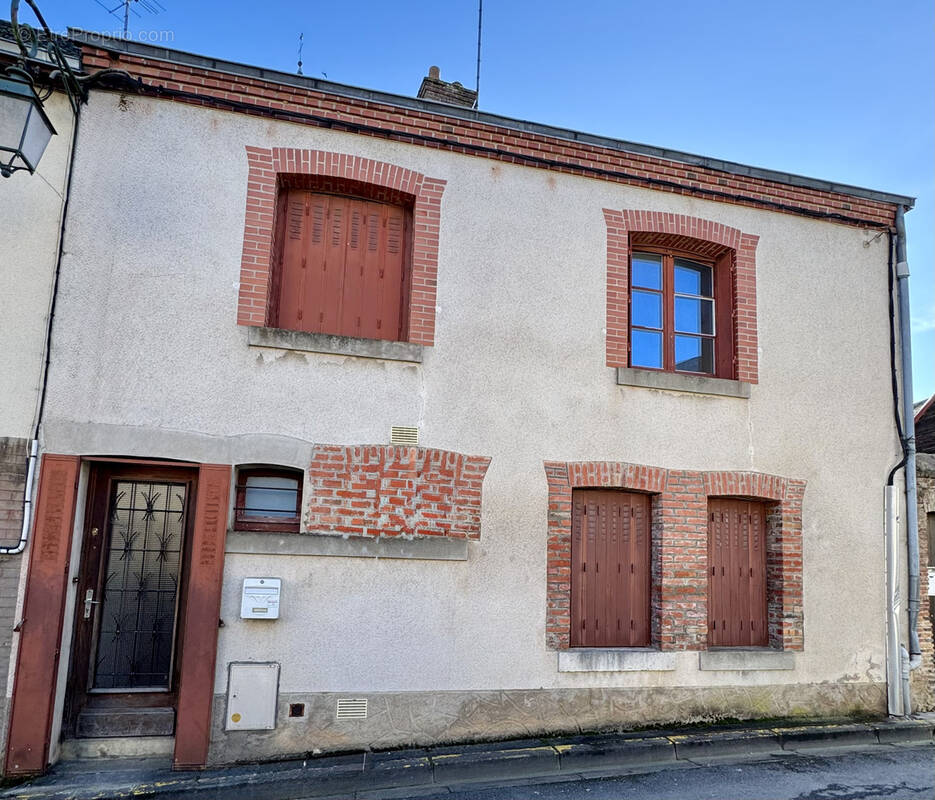 Maison à AUBIGNY-SUR-NERE