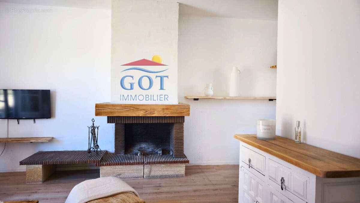 Maison à SAINT-LAURENT-DE-LA-SALANQUE