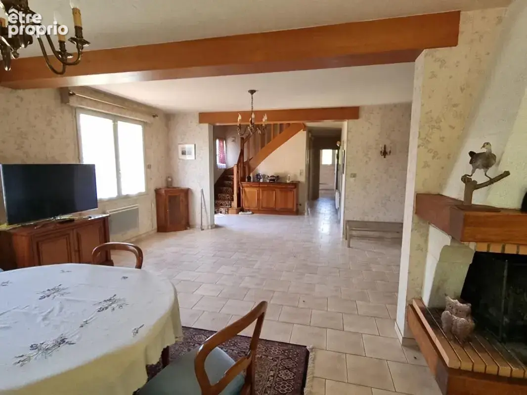 Maison traditionnelle  et un tres bel etang de plus de 4000m² - photo 4