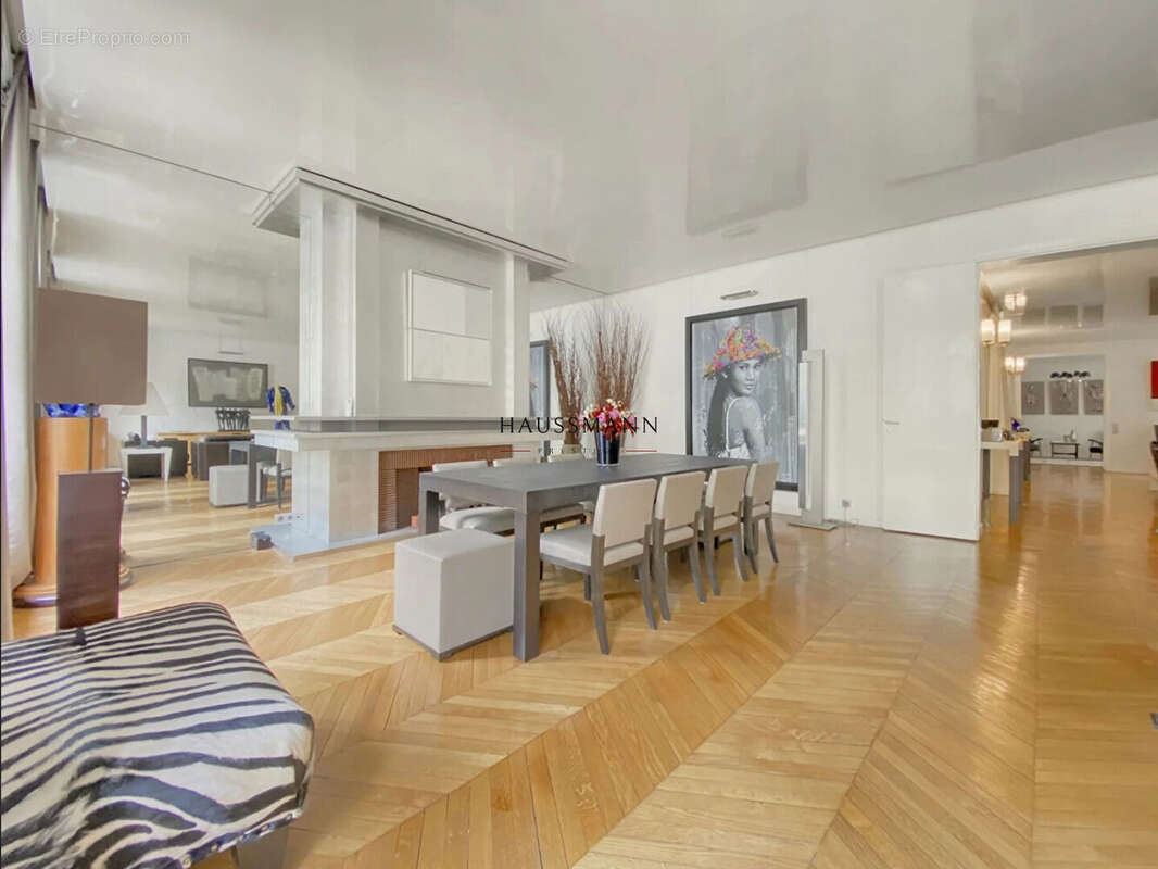 Appartement à PARIS-17E