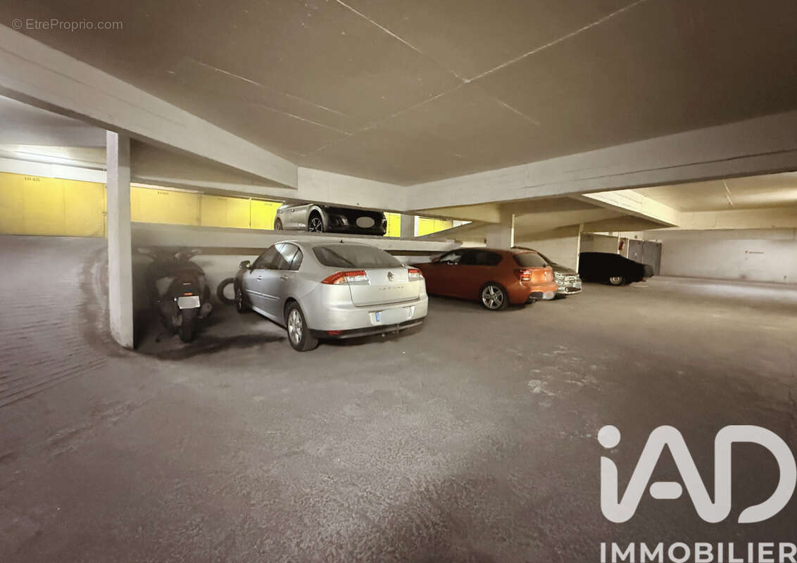 Photo 6 - Parking à PARIS-18E
