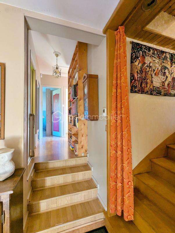 Maison à CHALLES-LES-EAUX