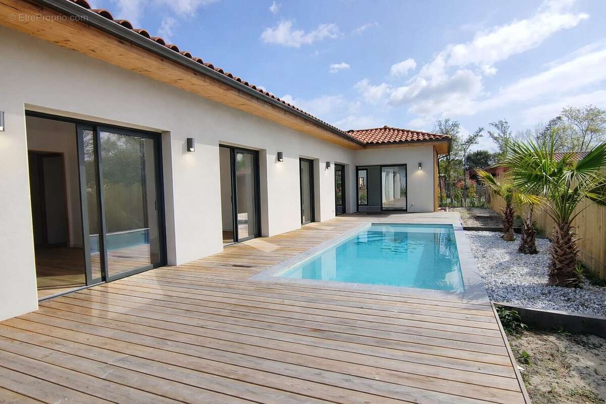 Maison à MOLIETS-ET-MAA