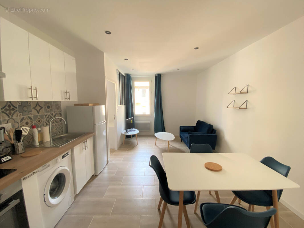 Appartement à MARSEILLE-5E