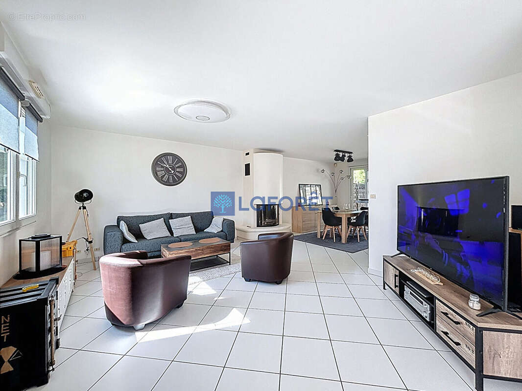 Maison à LINAS