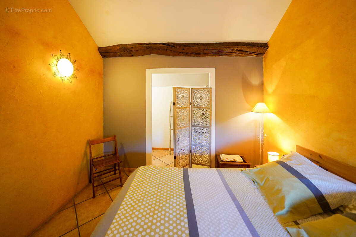 Maison à CASTANET-LE-HAUT