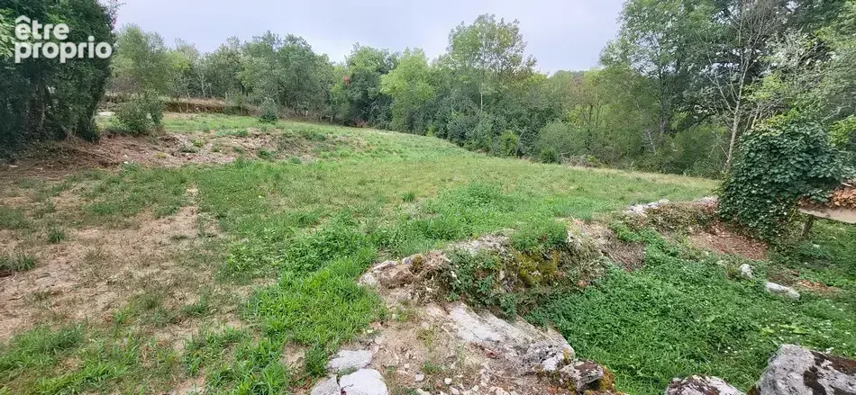 Maison à rénover entièrement sur 1300 m2 de terrain - photo 9