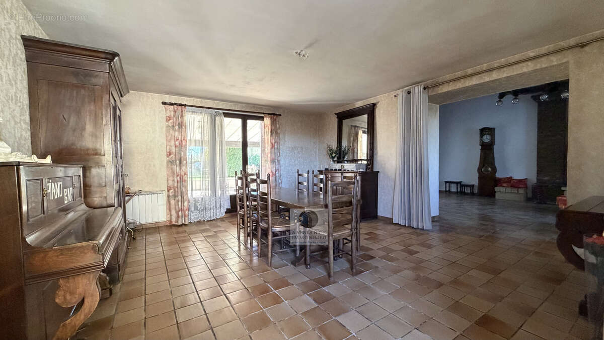 Maison à CHATEAUNEUF-SUR-ISERE