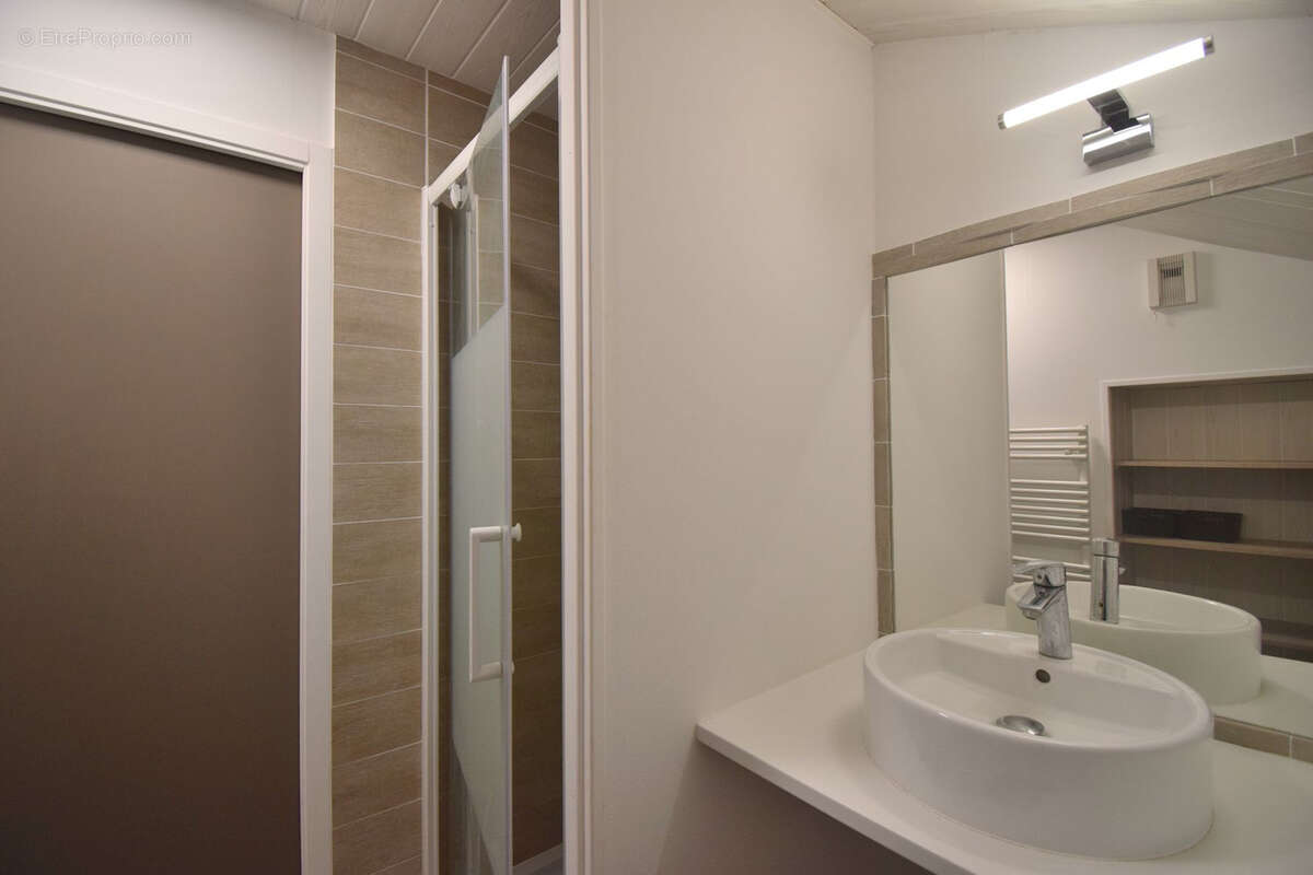 Appartement à GENESTON