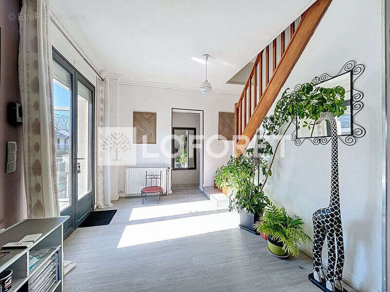 Maison Quincy Sous Senart 8 pièce(s) 163.96 m2 - photo 5