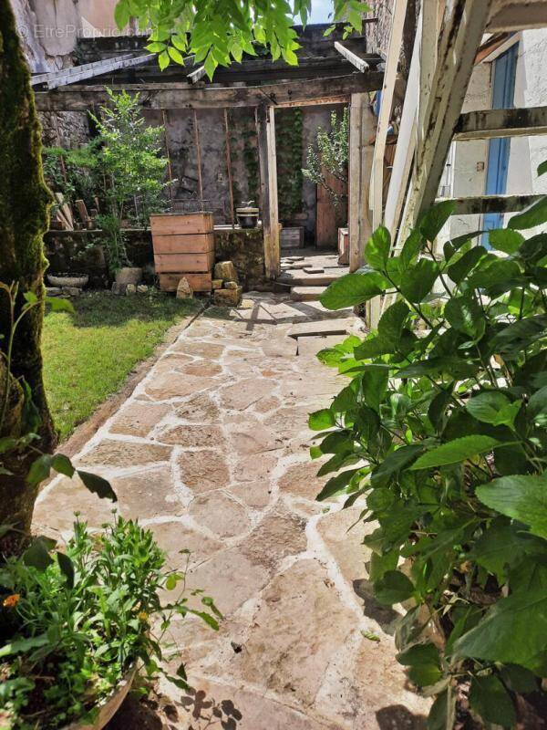 Appartement à LA CHARITE-SUR-LOIRE
