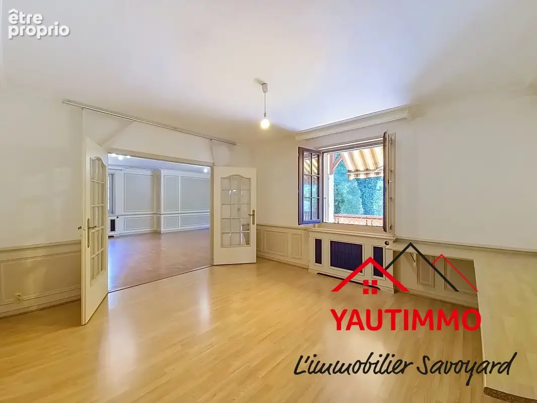 CRANVES-SALES   Maison 243 m2   Terrain 860 m2   5 chambres   Possibilité 2 appartements   Grand garage - photo 10